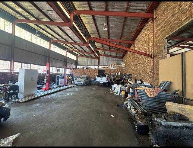 800M² WAREHOUSE TO LET IN PRETORIA WEST